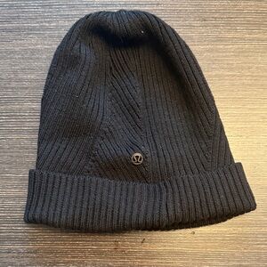 Lululemon Athletica Black Wool Blend Beanie